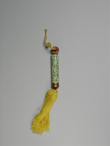 粉彩草綠地纏枝花卉紋牙籤筒