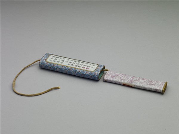 琺瑯彩詩意花卉紋牙籤筒