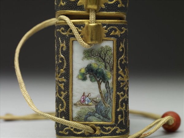 琺瑯彩西洋人物火鐮盒