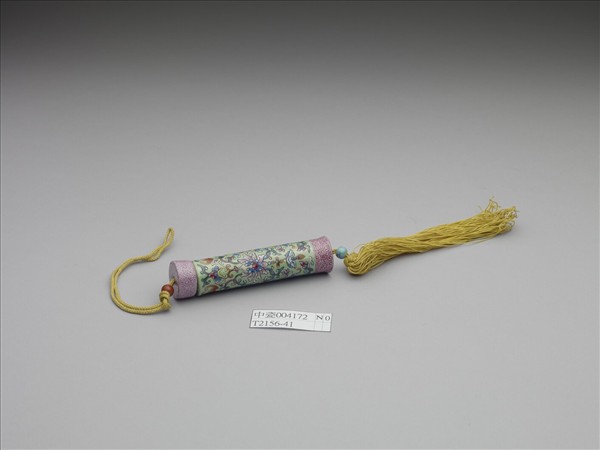 粉彩草綠地纏枝花卉紋牙籤筒