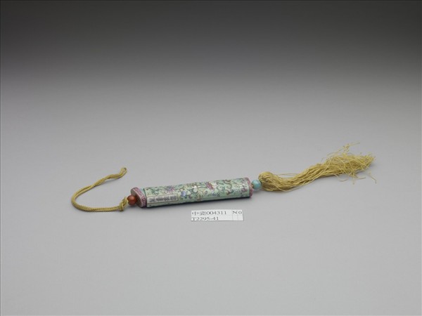 粉彩綠地番蓮紋牙籤筒