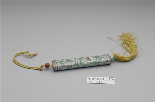粉彩綠地番蓮紋牙籤筒