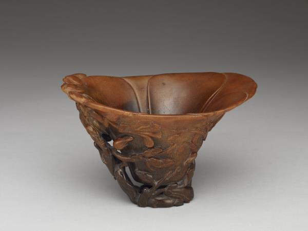 犀角雕玉蘭花式杯