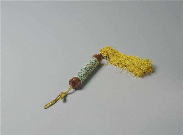 粉彩草綠地纏枝花卉紋牙籤筒