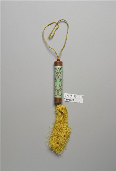 粉彩草綠地纏枝花卉紋牙籤筒