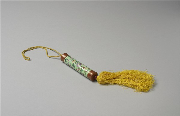 粉彩草綠地纏枝花卉紋牙籤筒