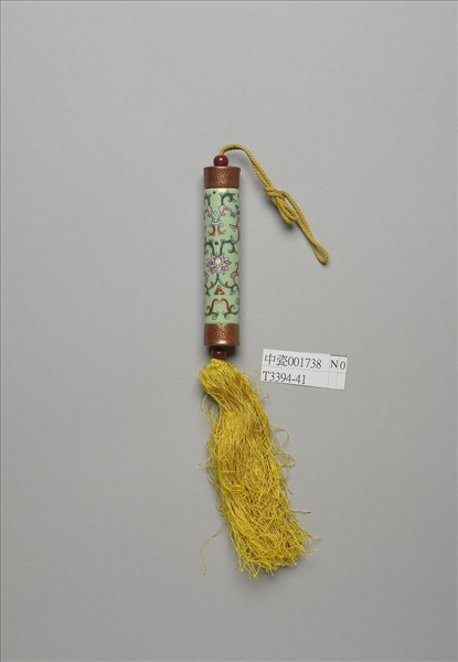 粉彩草綠地纏枝花卉紋牙籤筒