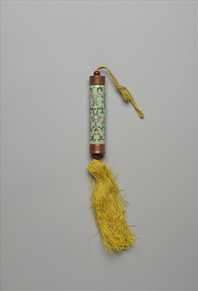 粉彩草綠地纏枝花卉紋牙籤筒