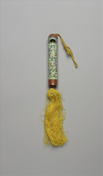 粉彩草綠地纏枝花卉紋牙籤筒