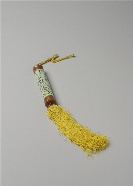 粉彩草綠地纏枝花卉紋牙籤筒