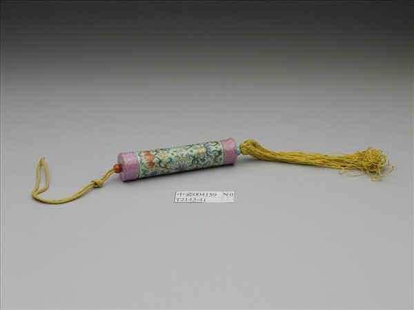 粉彩草綠地纏枝花卉紋牙籤筒