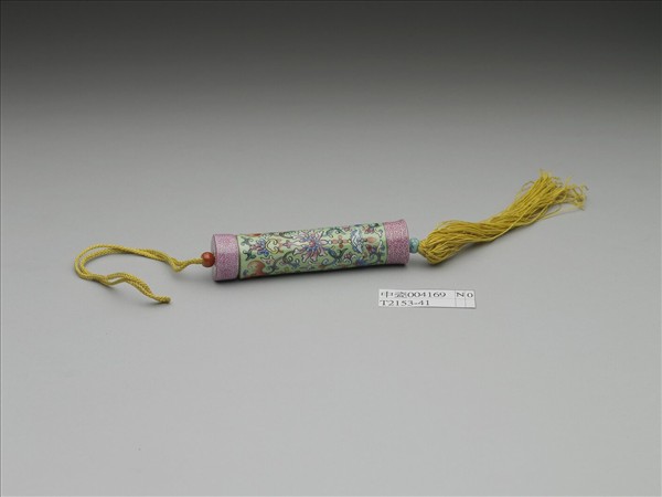 粉彩草綠地纏枝花卉紋牙籤筒