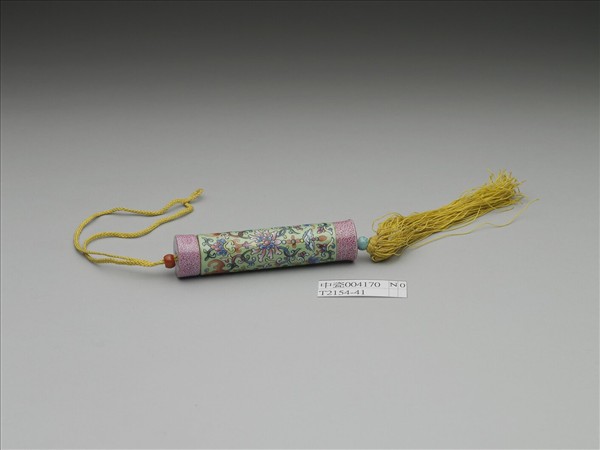 粉彩草綠地纏枝花卉紋牙籤筒