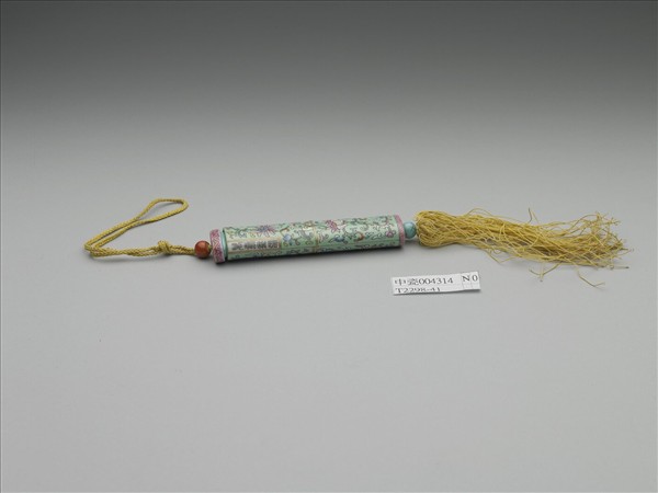 粉彩綠地番蓮紋牙籤筒