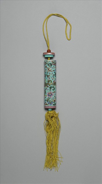 粉彩湖綠地纏枝花卉紋牙籤筒