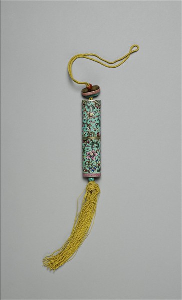 粉彩湖綠地纏枝花卉紋牙籤筒