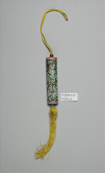 粉彩湖綠地纏枝花卉紋牙籤筒