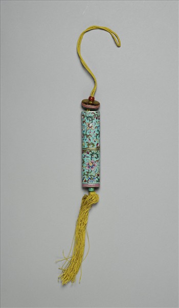 粉彩湖綠地纏枝花卉紋牙籤筒