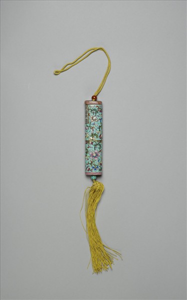 粉彩湖綠地纏枝花卉紋牙籤筒