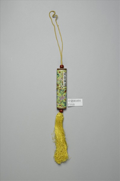 粉彩草綠地纏枝花卉紋牙籤筒