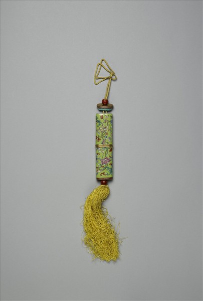 粉彩草綠地纏枝花卉紋牙籤筒