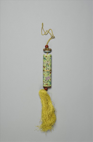 粉彩草綠地纏枝花卉紋牙籤筒