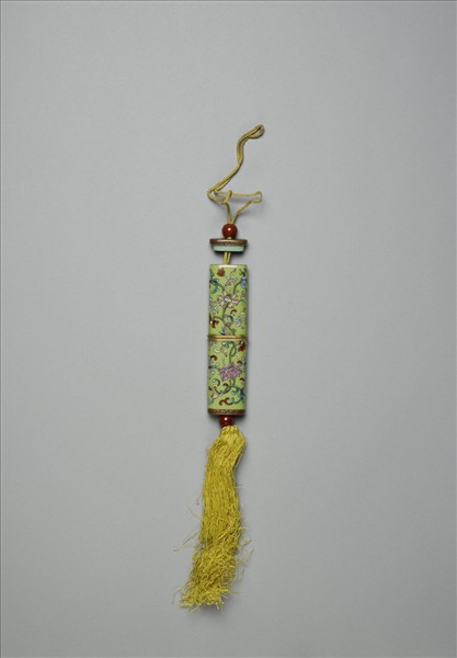 粉彩草綠地纏枝花卉紋牙籤筒