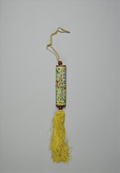 粉彩草綠地纏枝花卉紋牙籤筒