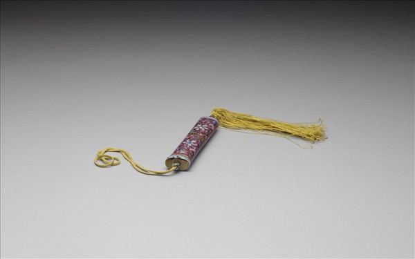 粉彩紅地纏枝花卉紋牙籤筒