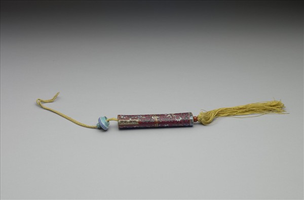 粉彩紅地纏枝花卉紋牙籤筒