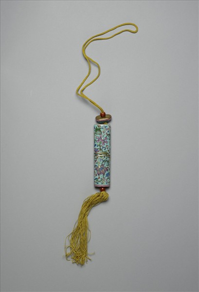 粉彩湖綠地纏枝花卉紋牙籤筒