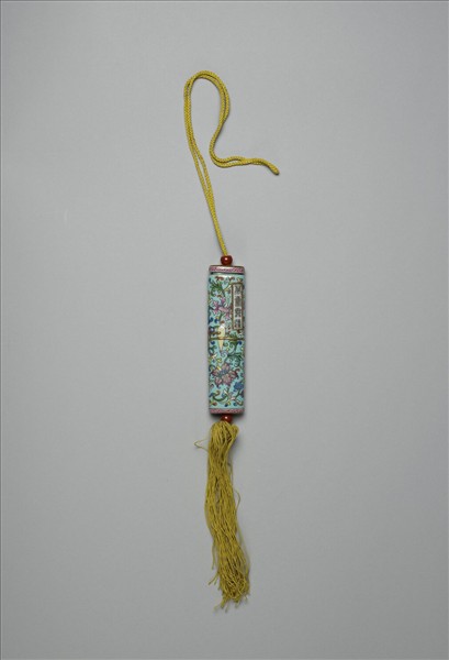 粉彩湖綠地纏枝花卉紋牙籤筒