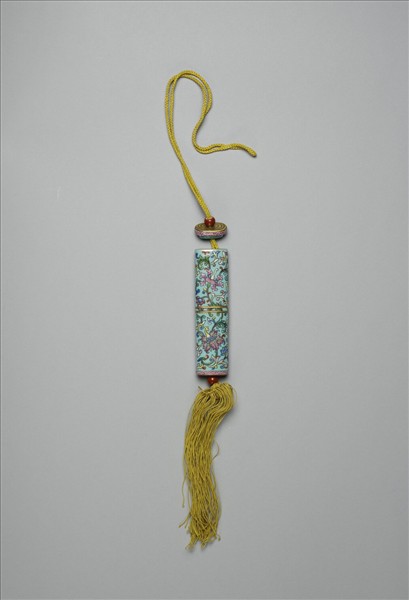 粉彩湖綠地纏枝花卉紋牙籤筒