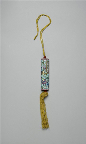 粉彩湖綠地纏枝花卉紋牙籤筒