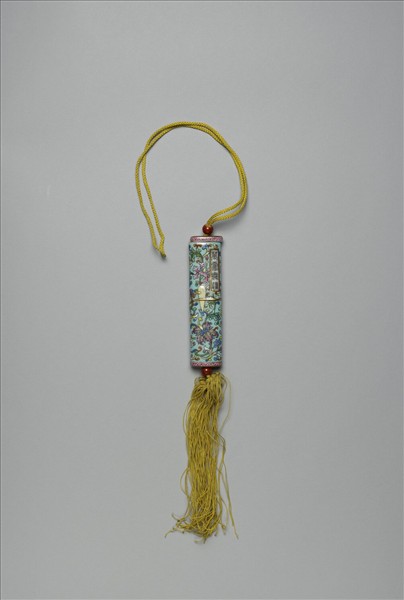 粉彩湖綠地纏枝花卉紋牙籤筒