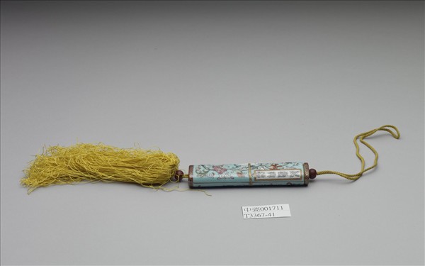 粉彩湖綠地纏枝花卉紋牙籤筒