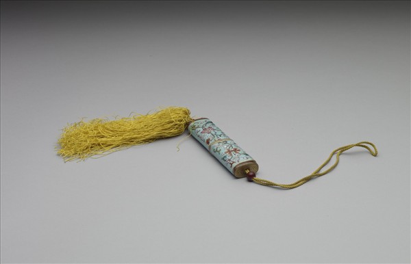 粉彩湖綠地纏枝花卉紋牙籤筒