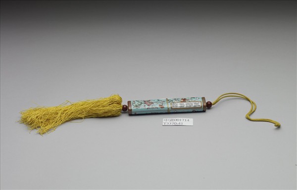 粉彩湖綠地纏枝花卉紋牙籤筒