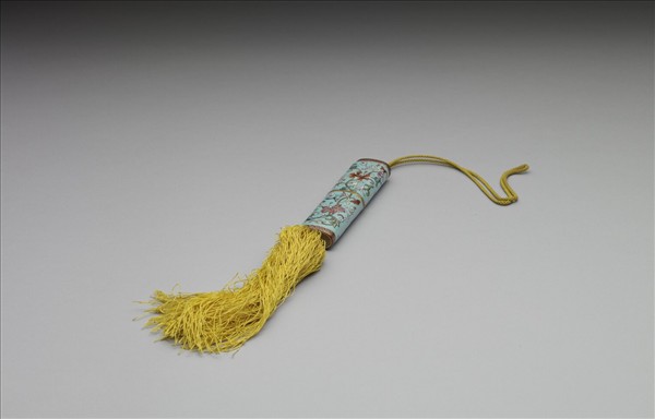 粉彩湖綠地纏枝花卉紋牙籤筒