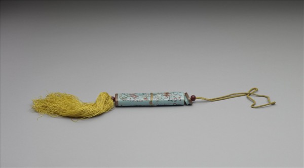 粉彩湖綠地纏枝花卉紋牙籤筒