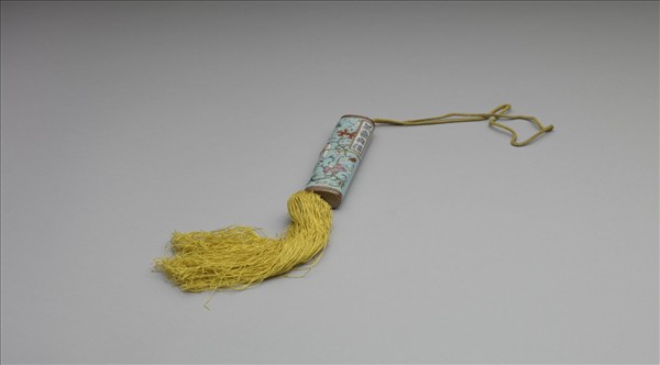 粉彩湖綠地纏枝花卉紋牙籤筒