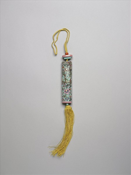 粉彩湖綠地纏枝花卉紋牙籤筒