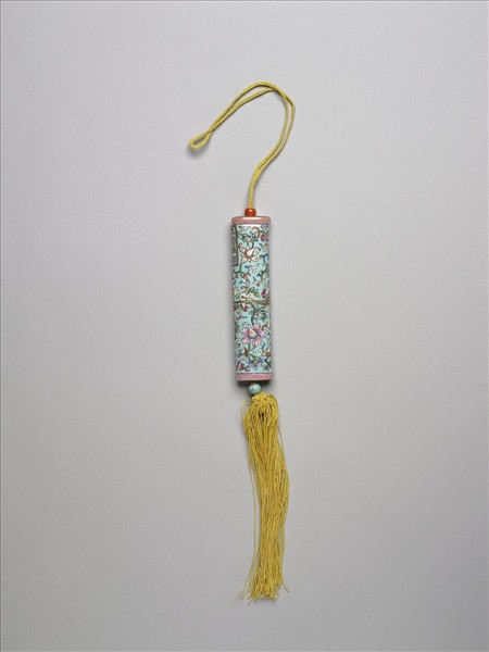 粉彩湖綠地纏枝花卉紋牙籤筒