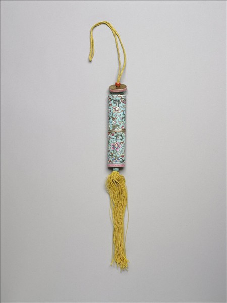 粉彩湖綠地纏枝花卉紋牙籤筒