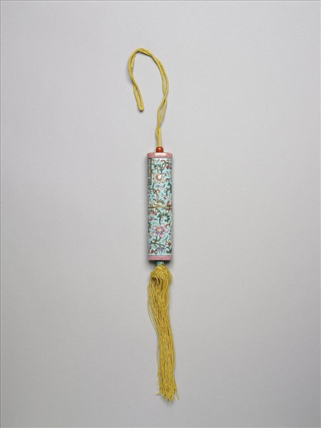 粉彩湖綠地纏枝花卉紋牙籤筒