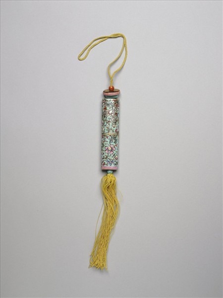 粉彩湖綠地纏枝花卉紋牙籤筒