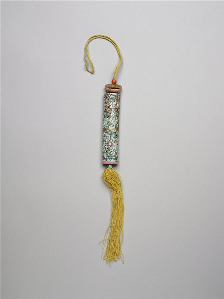 粉彩湖綠地纏枝花卉紋牙籤筒