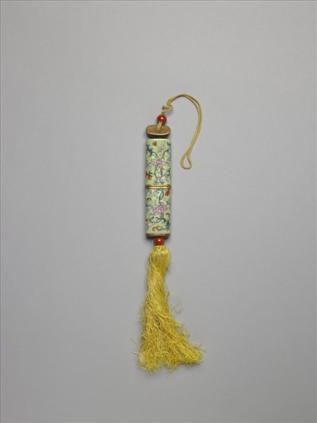 粉彩草綠地纏枝花卉紋牙籤筒