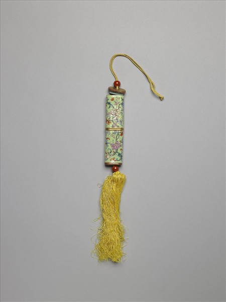 粉彩草綠地纏枝花卉紋牙籤筒