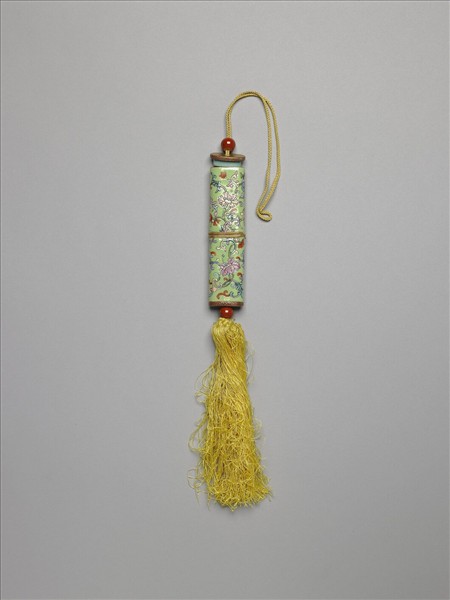 粉彩草綠地纏枝花卉紋牙籤筒